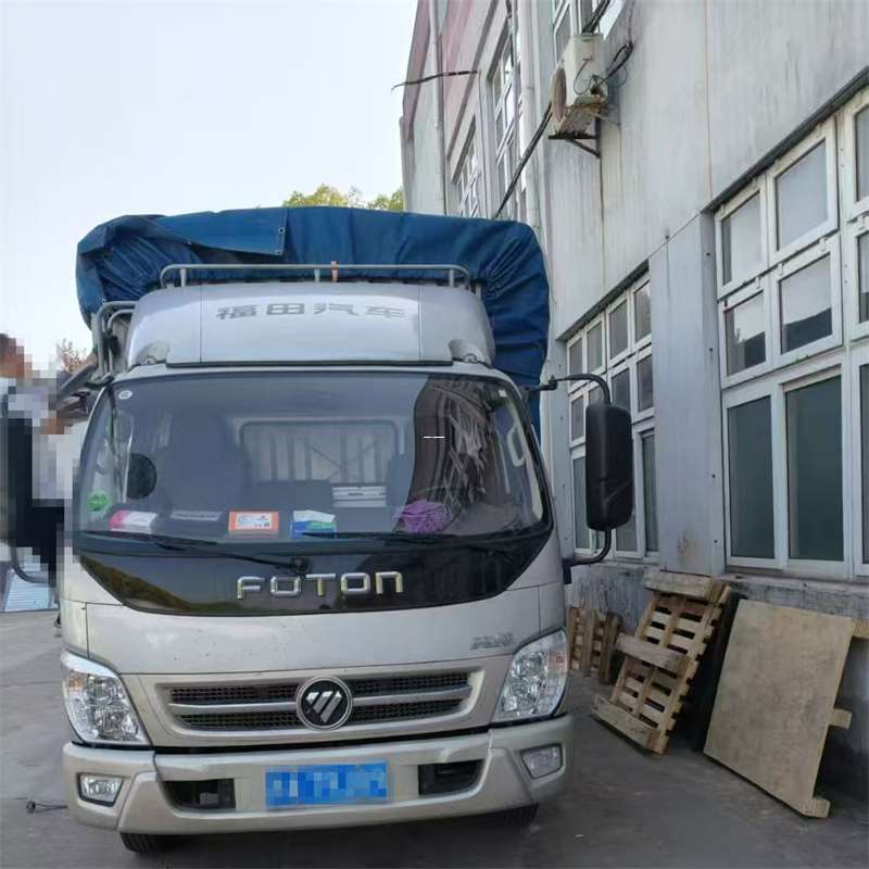 建安区洛隆县进仓物流：专线直达的多元货运探索
